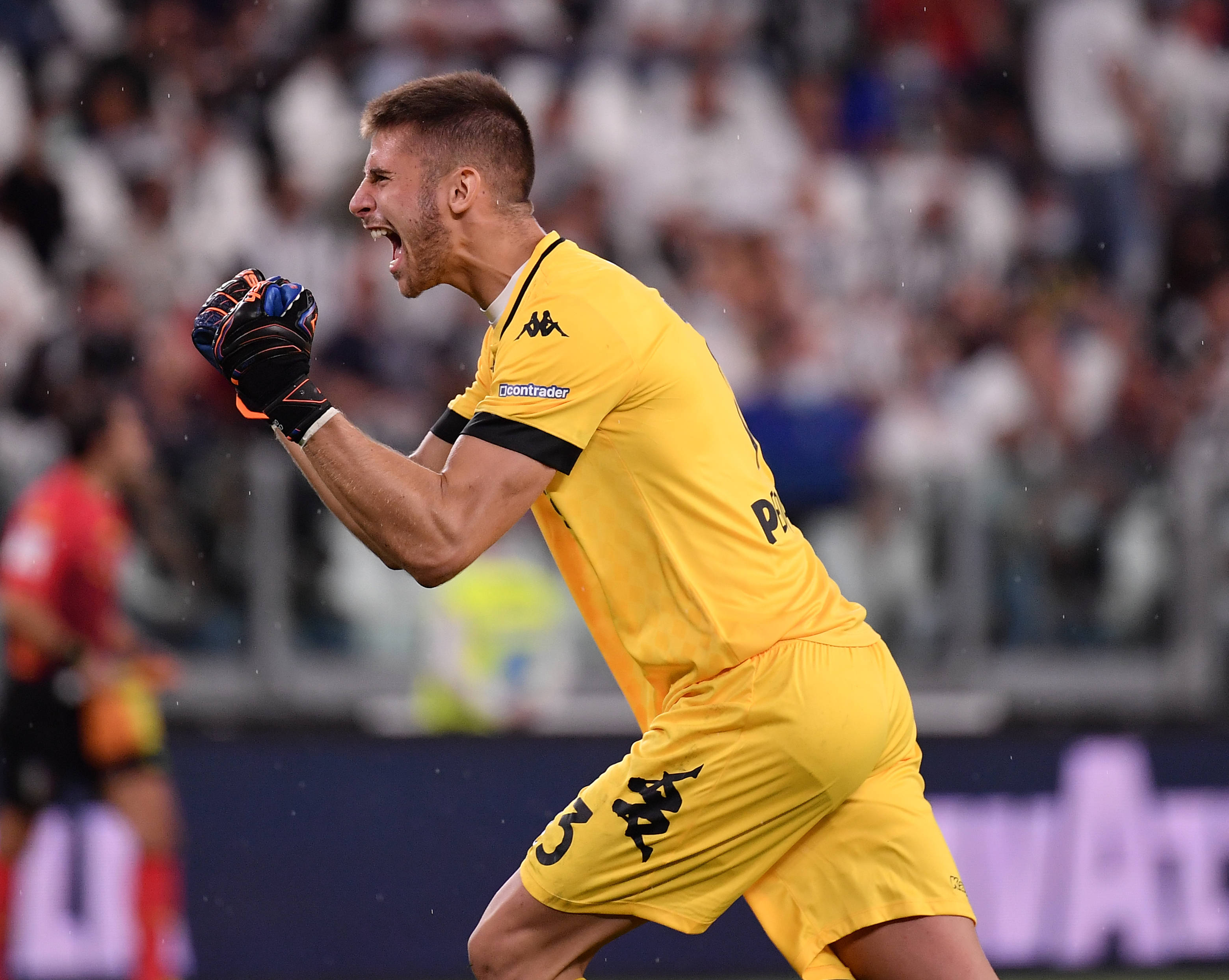 又有三分威 又有三分威