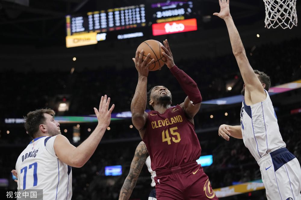 场上发挥稳 场上发挥稳