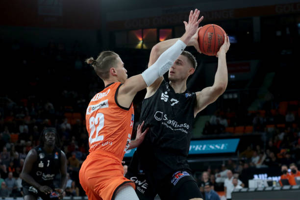 前半段让许 前半段让许